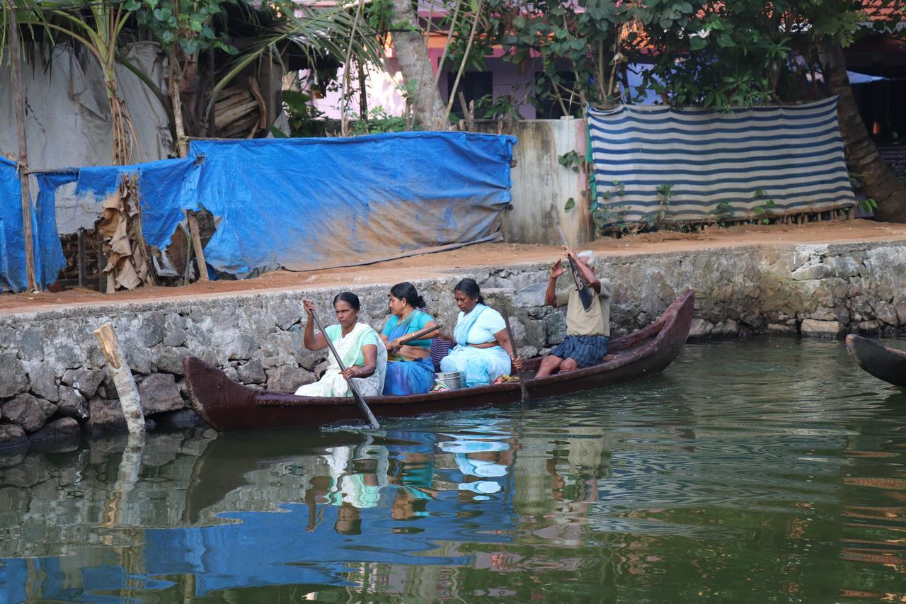 Friends Cruise, Nightstay Houseboat Alappuzha