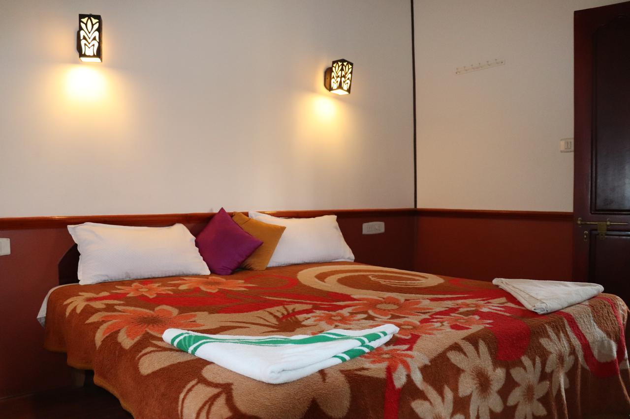 Botel Friends Cruise, Nightstay Houseboat Alappuzha
