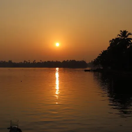 Friends Cruise, Nightstay Houseboat Alappuzha Exterior photo