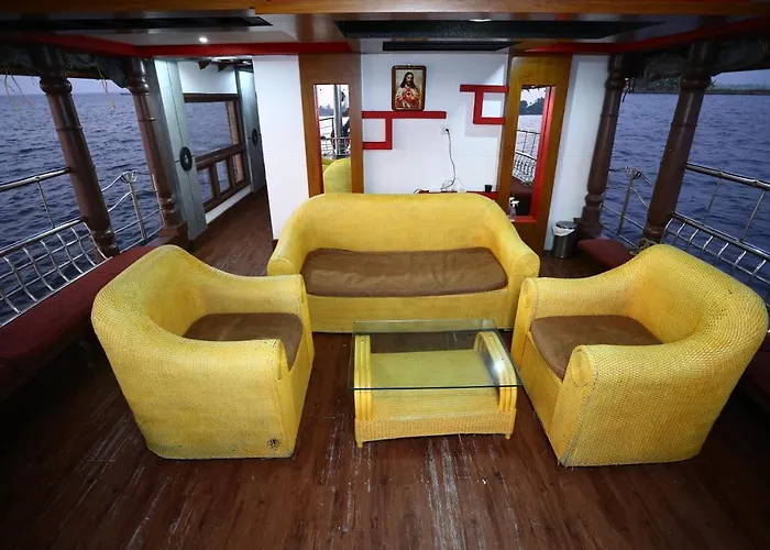 Friends Cruise, Nightstay Houseboat