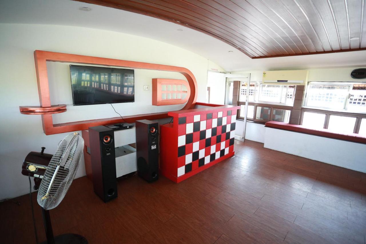 Friends Cruise, Nightstay Houseboat * Alappuzha