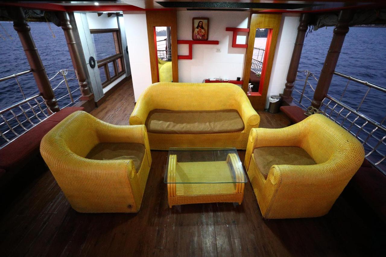 Botel Friends Cruise, Nightstay Houseboat Alappuzha