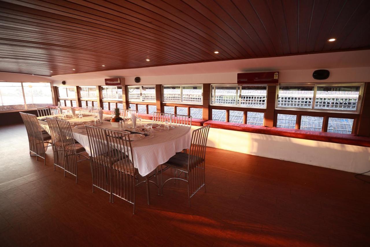 Friends Cruise, Nightstay Houseboat * Alappuzha