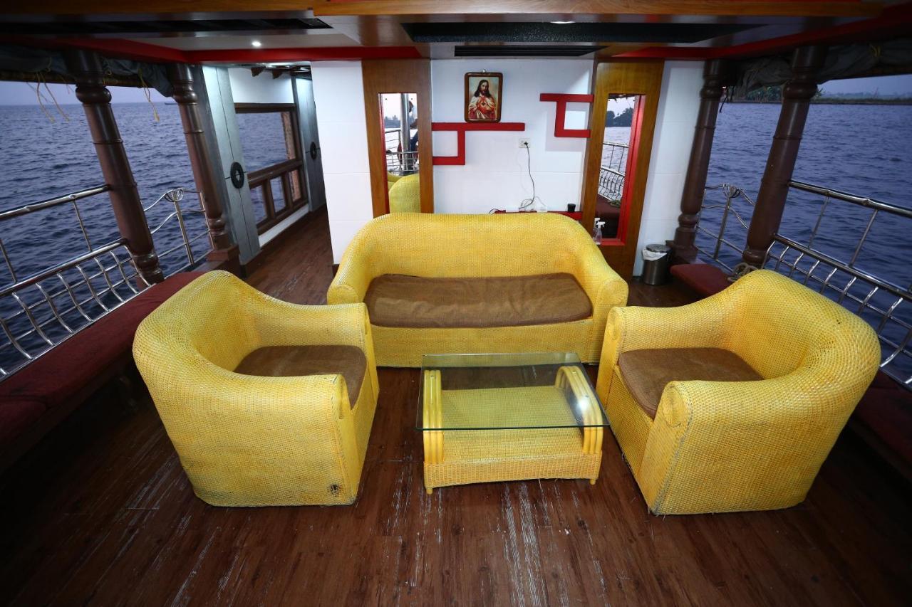 Botel Friends Cruise, Nightstay Houseboat Alappuzha