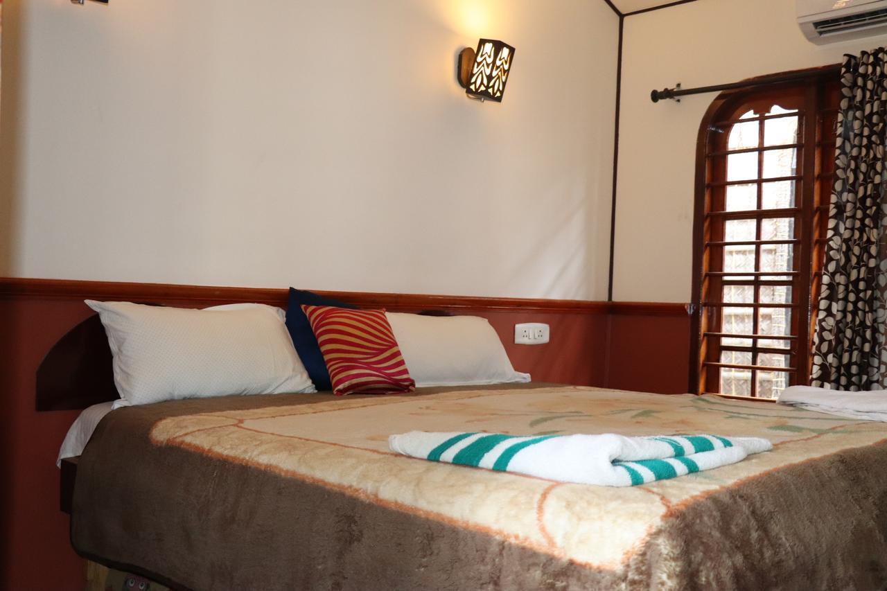 Botel Friends Cruise, Nightstay Houseboat *