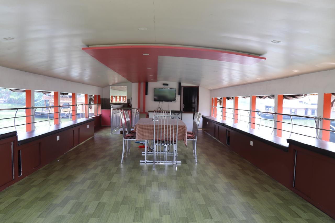 Friends Cruise, Nightstay Houseboat Alappuzha