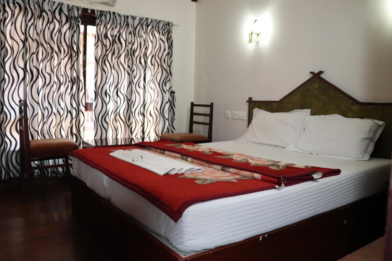 Friends Cruise, Nightstay Houseboat * Alappuzha