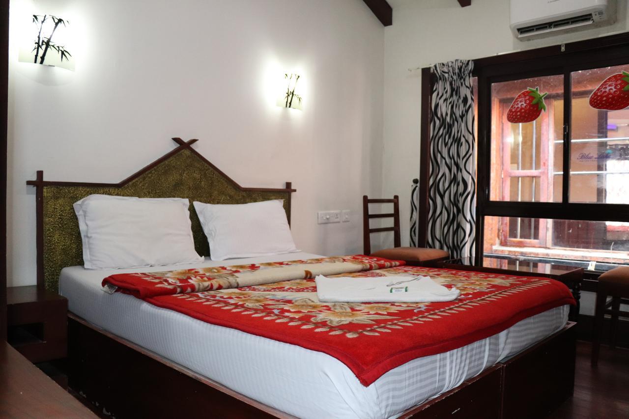 Botel Friends Cruise, Nightstay Houseboat Alappuzha
