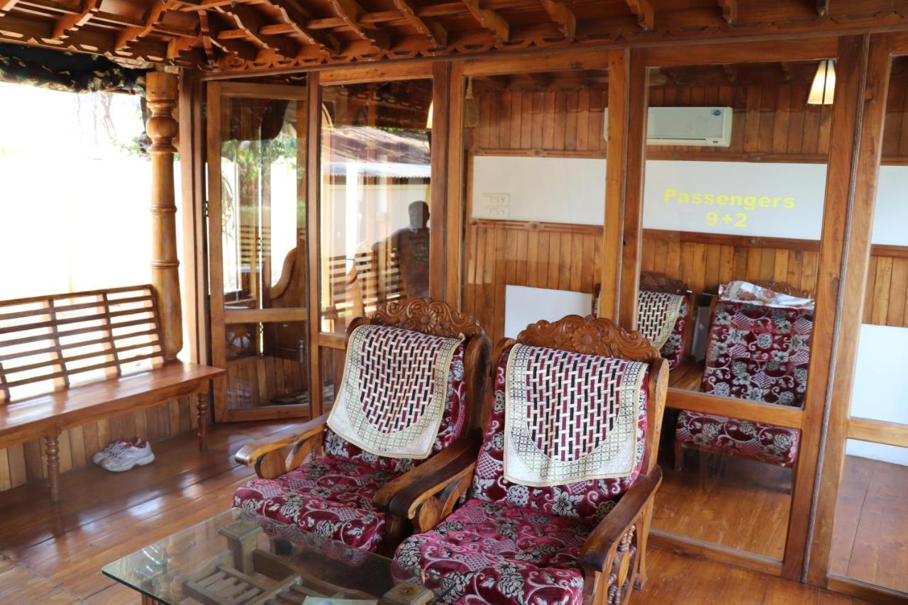 Friends Cruise, Nightstay Houseboat * Alappuzha