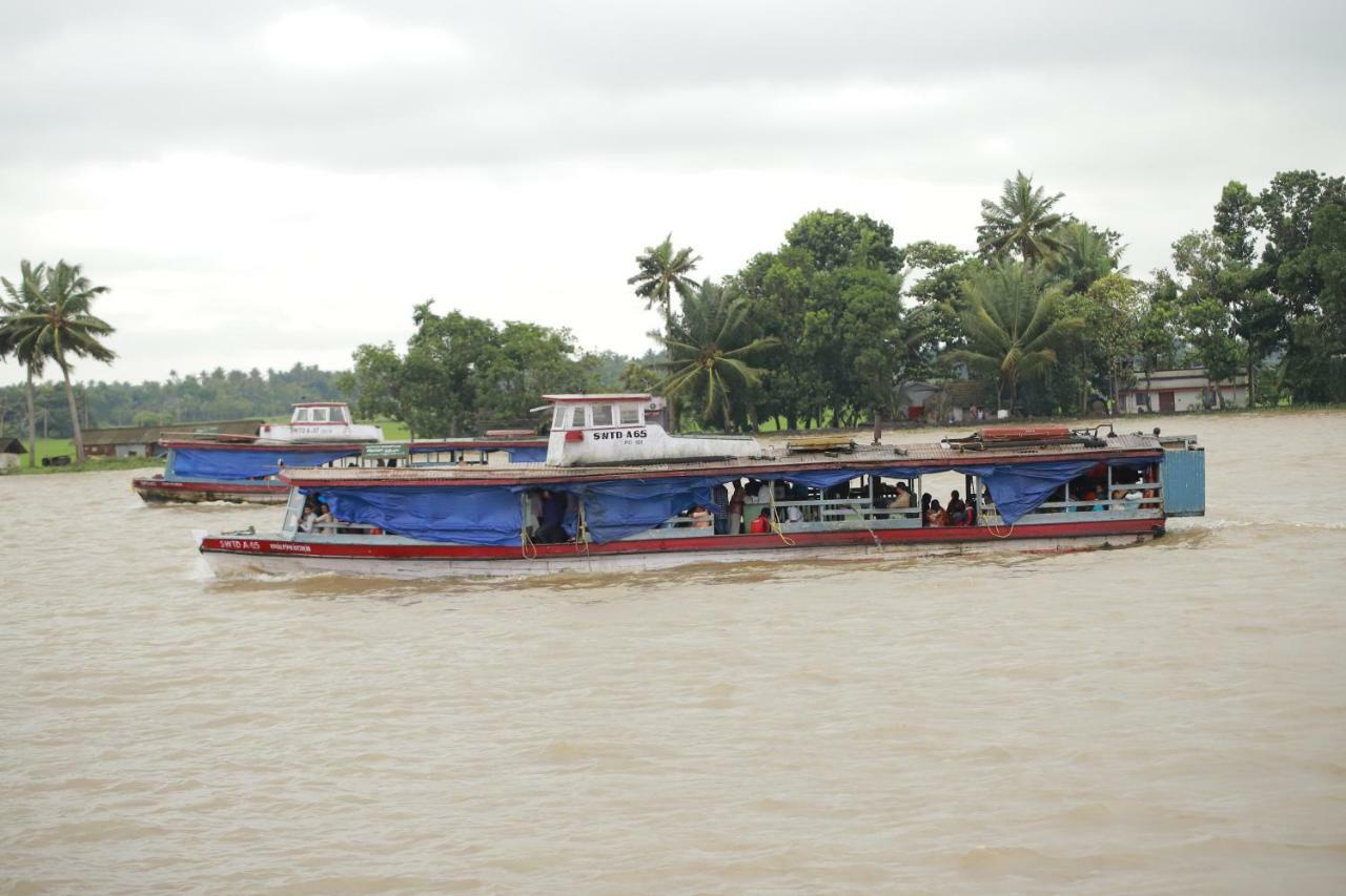 Friends Cruise, Nightstay Houseboat Alappuzha